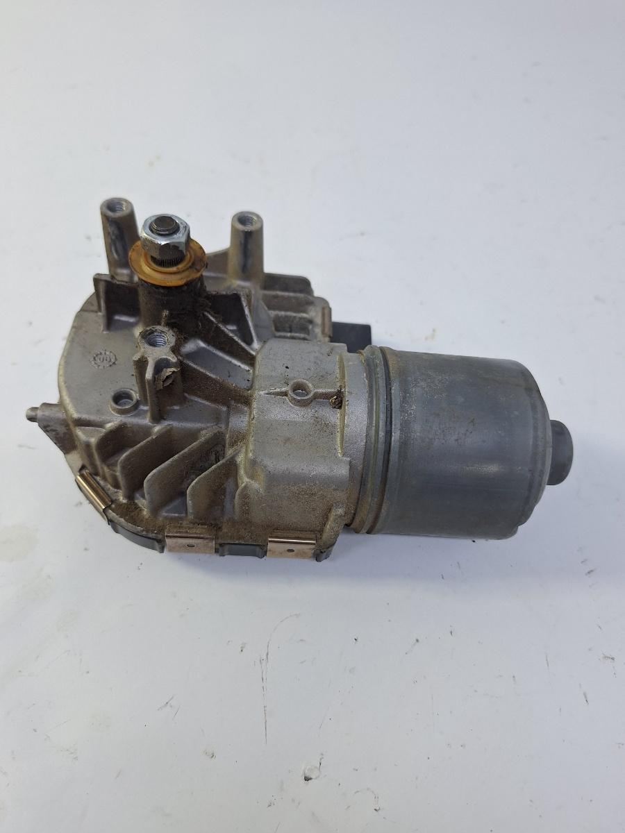 Motoras stergator fata VOLKSWAGEN GOLF V 1K1 2003 - 2009 1.9 TDI BKC, BLS, BXE, VOLKSWAGEN GOLF VI 5K1 2008 - 2013 2.0 TDI CBDC, CLCA BOSCH 1397220501 1K1955119E