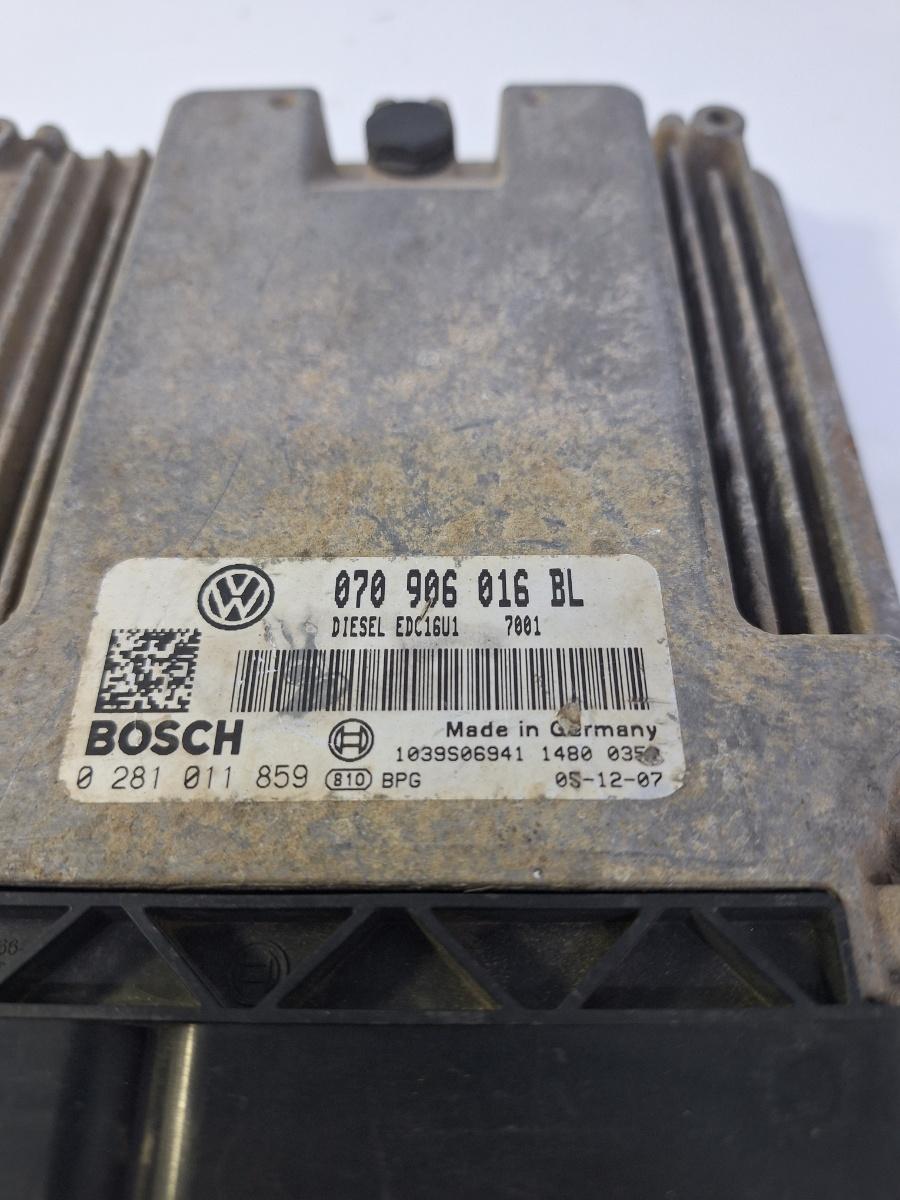 Calculator ECU motor VOLKSWAGEN TOUAREG 7LA, 7L6, 7L7 2002 - 2013 2.5 R5 TDI BAC, BPE BOSCH 0281011859 070906016BL
