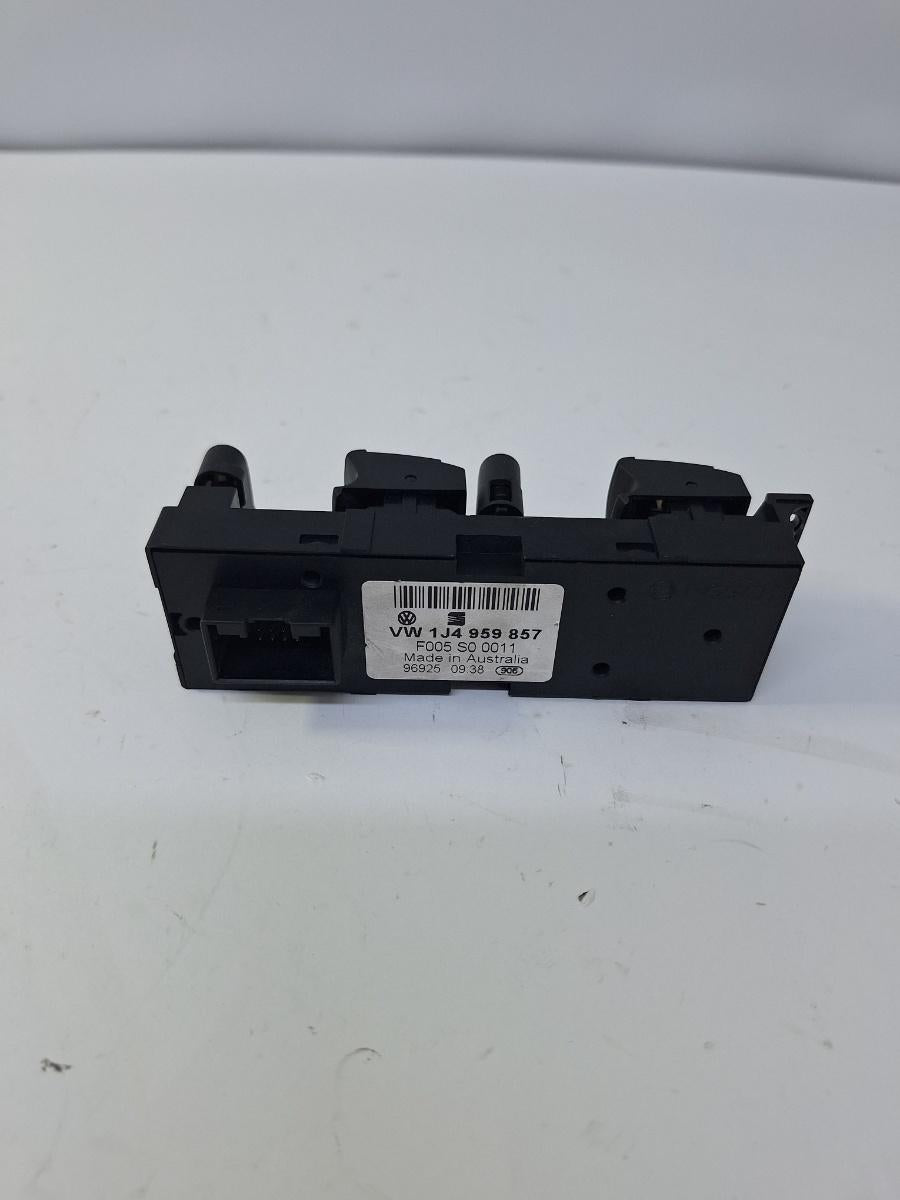 Butoane geamuri electrice stanga fata VOLKSWAGEN GOLF IV Variant 1J5 1999 - 2006 1.9 TDI AGR, ALH VAG 1J4959857
