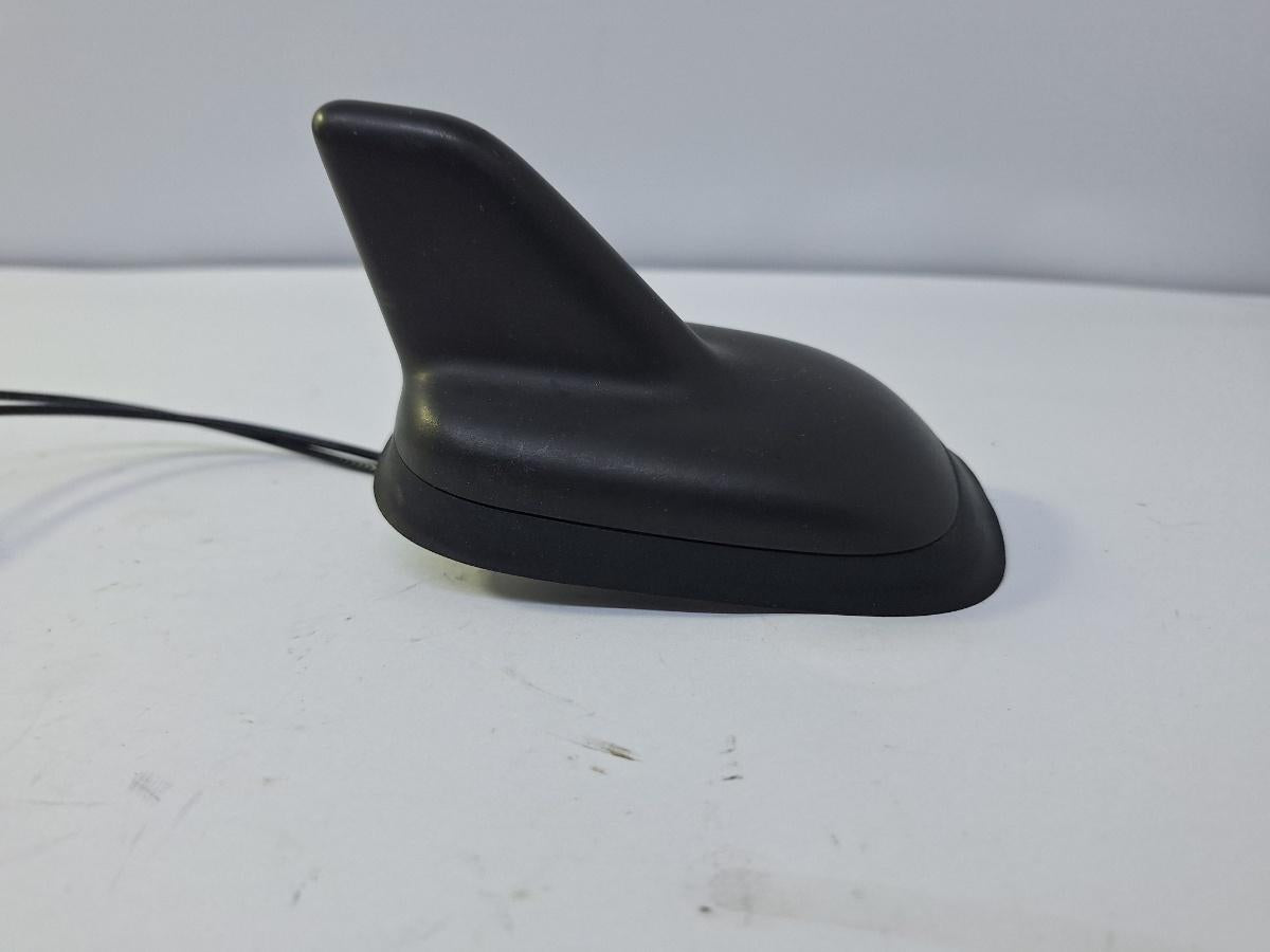 Antena radio cu navigatie VOLKSWAGEN PASSAT Variant 3C5 2005 - 2011 1.9 TDI BKC, BLS, BXE 3C0035507A