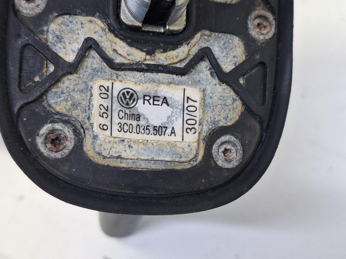 Antena radio cu navigatie VOLKSWAGEN PASSAT Variant 3C5 2005 - 2011 1.9 TDI BKC, BLS, BXE 3C0035507A