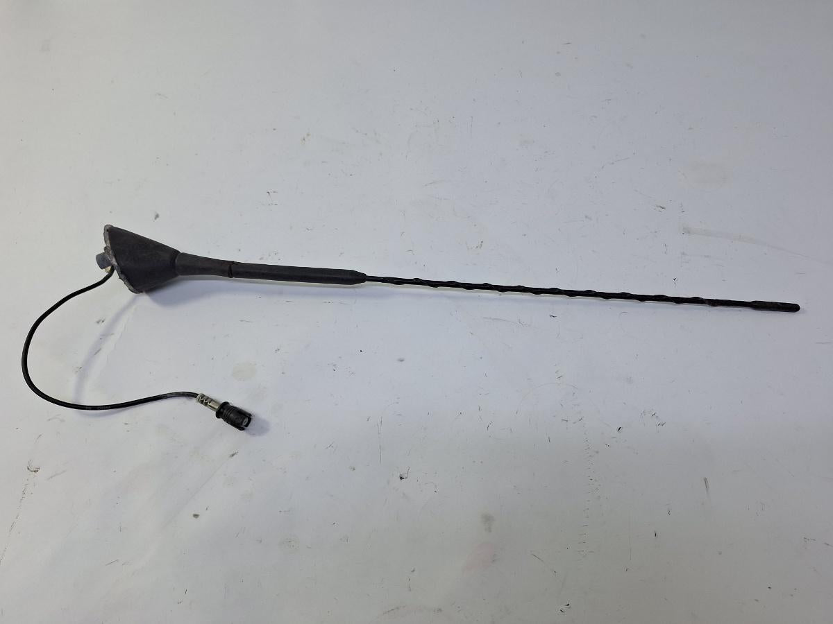 Antena radio VOLKSWAGEN GOLF IV Variant 1J5 1999 - 2006 1.9 TDI ATD, AXR 1J0035505A