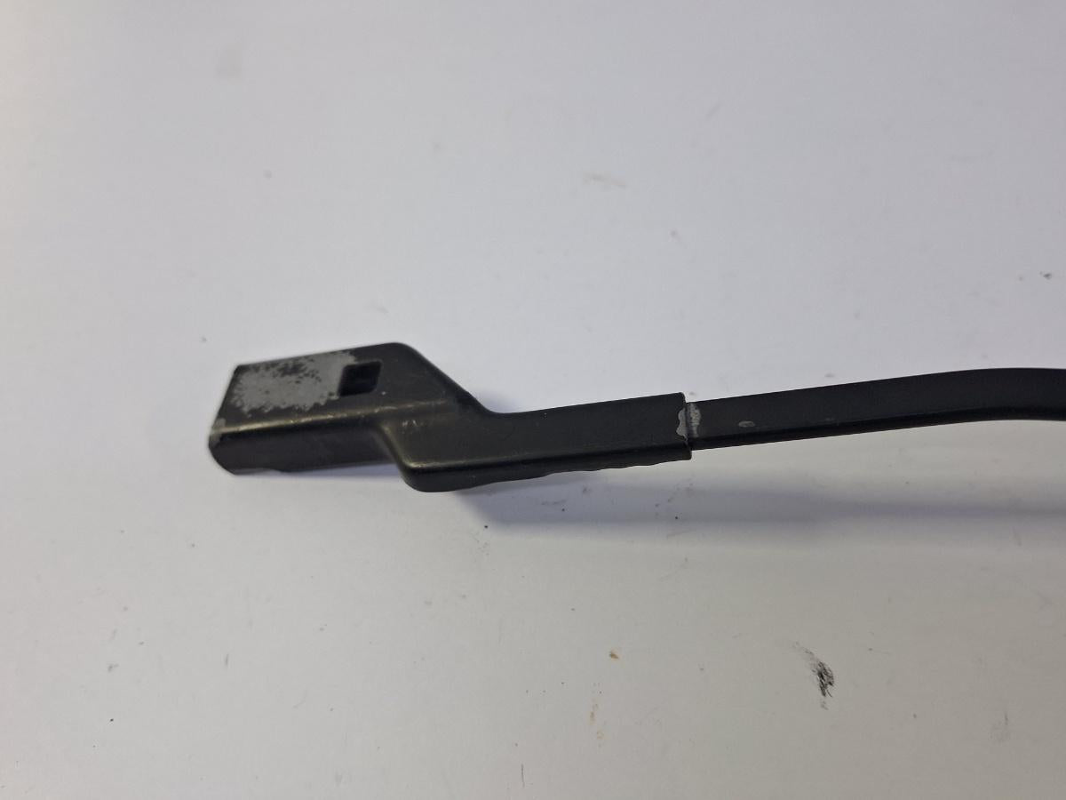 Brat stergator parbriz stanga VOLKSWAGEN PASSAT 3C2 2005 - 2010 2.0 TDI 16V BKP, CBAB, VOLKSWAGEN PASSAT Variant 3C5 2005 - 2011 2.0 TDI BMR, CBBB 3C1955409C