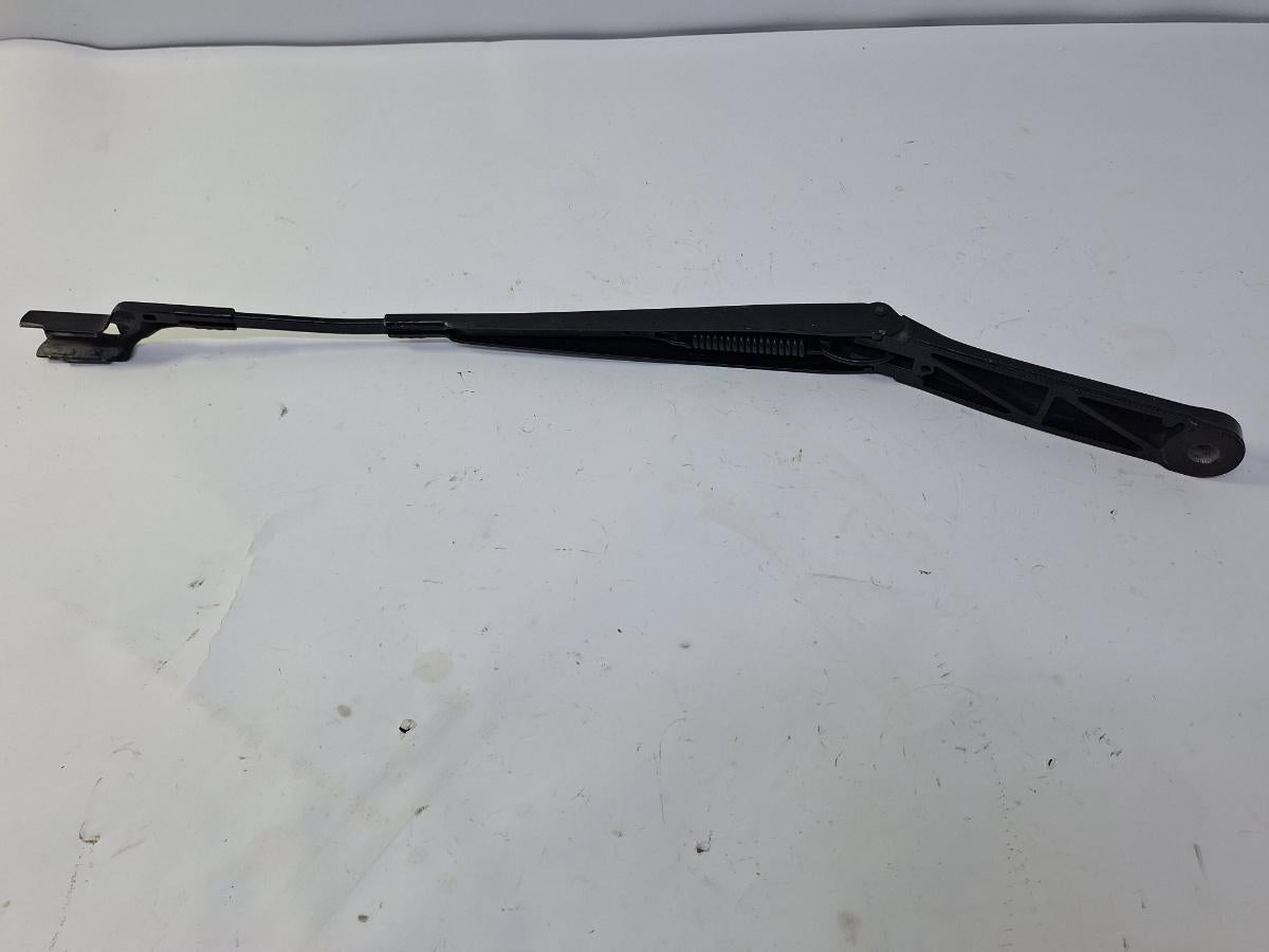 Brat stergator parbriz stanga VOLKSWAGEN PASSAT 3C2 2005 - 2010 2.0 TDI 16V BKP, CBAB, VOLKSWAGEN PASSAT Variant 3C5 2005 - 2011 2.0 TDI BMR, CBBB 3C1955409C