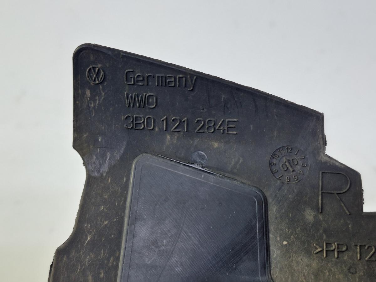 Deflector aer radiator stanga VOLKSWAGEN PASSAT Variant 3B6 2000 - 2005 1.9 TDI AVB 3B0121283D