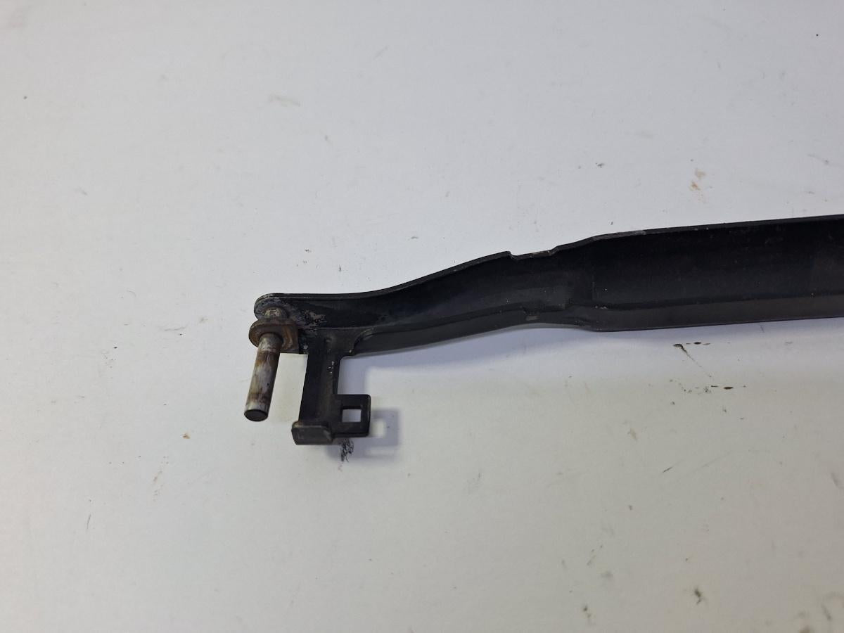 Brat stergator parbriz stanga VOLKSWAGEN TOUAREG 7LA, 7L6, 7L7 2002 - 2013 2.5 R5 TDI BAC, BPE 7L6955407B