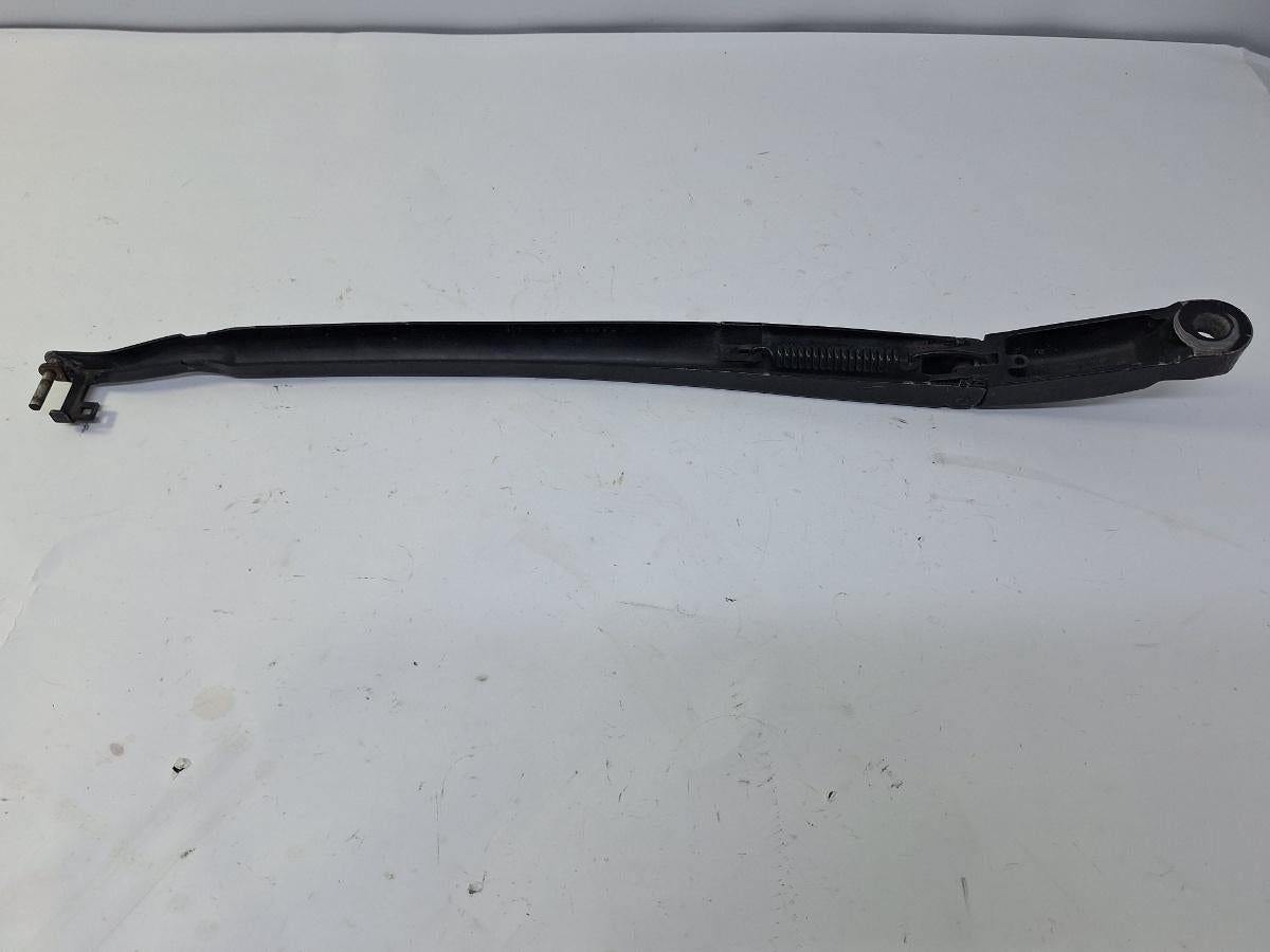Brat stergator parbriz stanga VOLKSWAGEN TOUAREG 7LA, 7L6, 7L7 2002 - 2013 2.5 R5 TDI BAC, BPE 7L6955407B