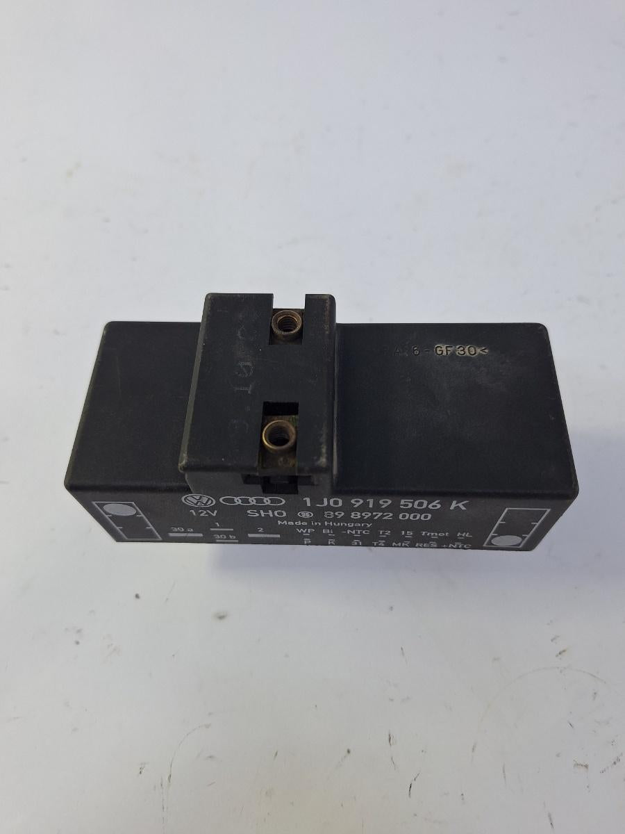 Releu ventilator lichid de racire VOLKSWAGEN GOLF IV Variant 1J5 1999 - 2006 1.9 TDI ATD, AXR 1J0919506K