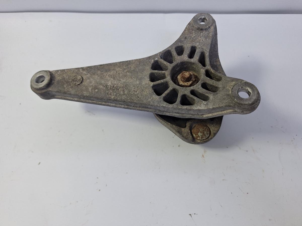 Suport tampon cutie de viteze spate AUDI A4 III 8EC, B7 2004 - 2008 2.0 TDI BPW 8E0399115P