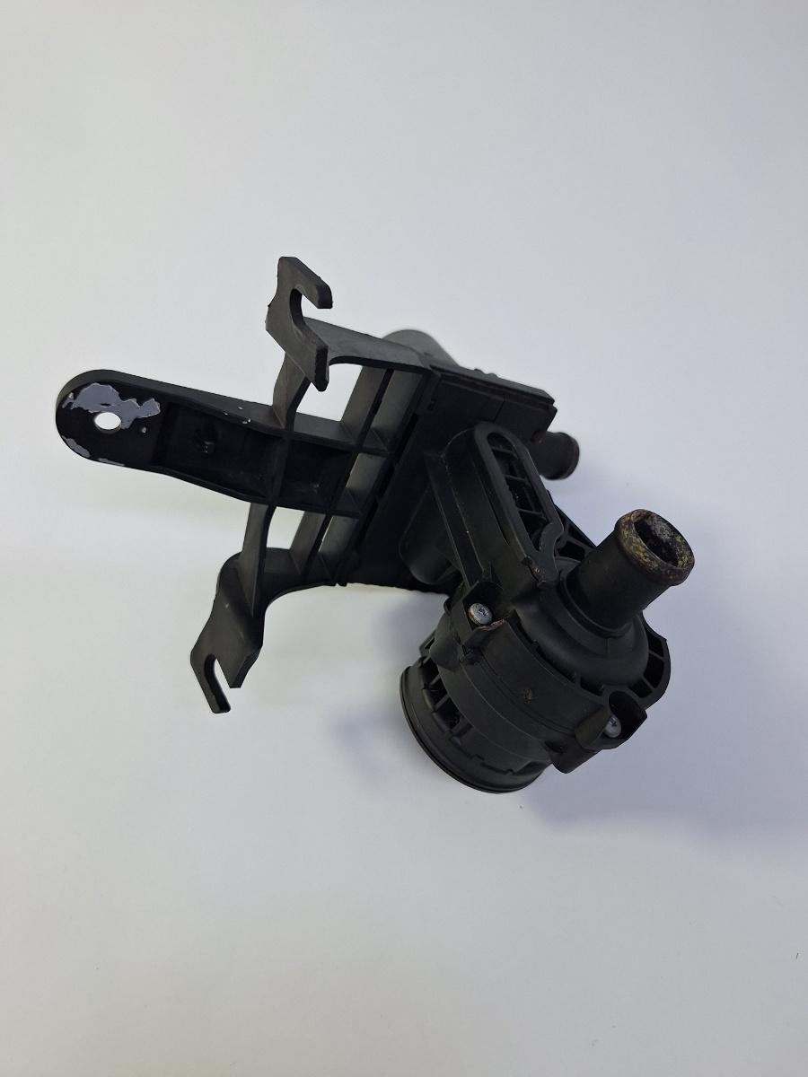 Pompa apa auxiliar AUDI A6/S6 III Saloon 4F2, C6 2004 - 2011 3.0 TDI quattro BMK 4F2959617B