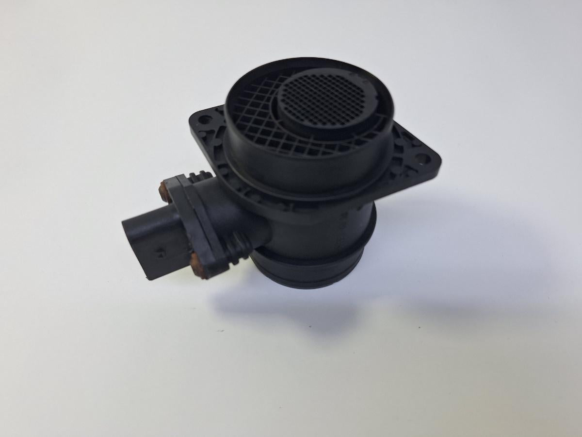 Debitmetru VOLKSWAGEN PASSAT Variant 3C5 2005 - 2011 1.9 TDI BKC, BLS, BXE BOSCH 0281002531 038906461B