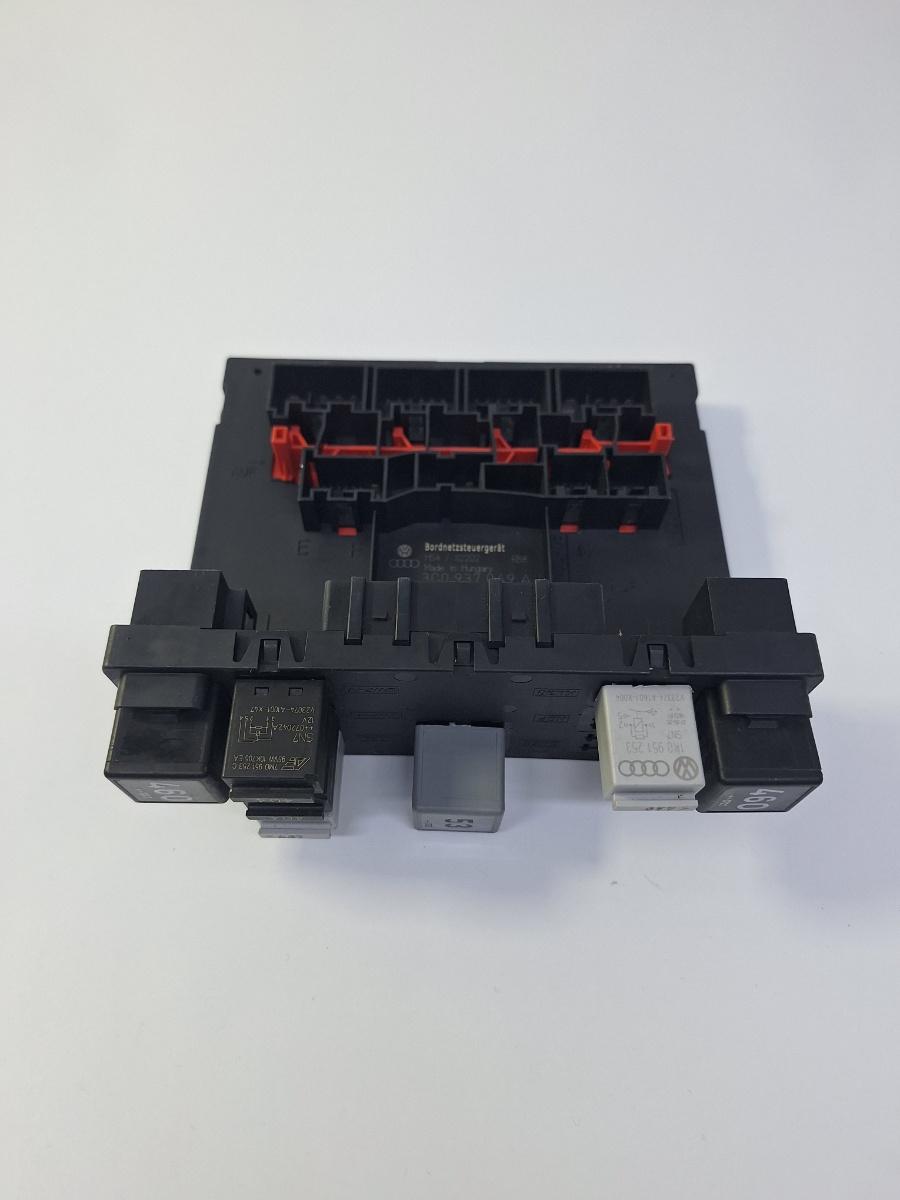 Modul de confort VOLKSWAGEN PASSAT CADDY III 2004 - 2010 BOSCH 3C0937049AJ