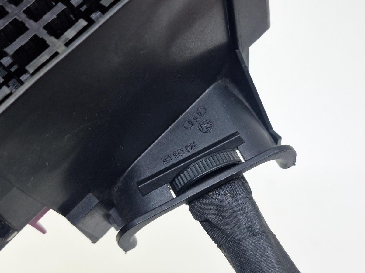 Panou sigurante interior dreapta VOLKSWAGEN PASSAT Variant 3C5 2005 - 2011 2.0 TDI BMP 3C1941824