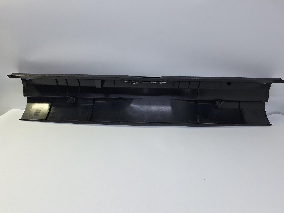 Ornament finitie portbagaj VOLKSWAGEN PASSAT 365 2010 - 2014 2.0 TDi BlueMotion CFFB 3C9863459