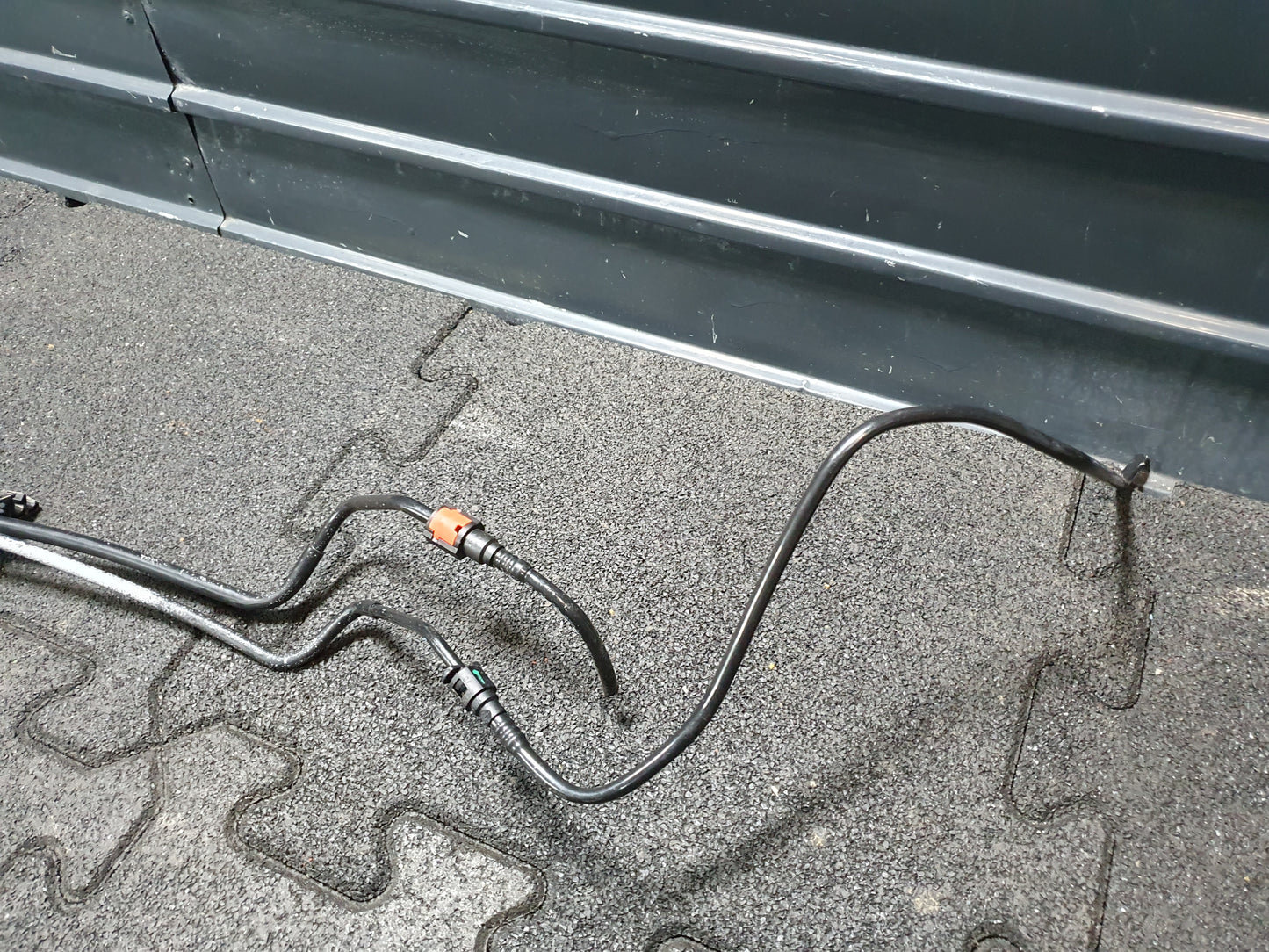 Conducte alimentare combustibil caroserie TOYOTA AYGO (_B1_) [ 2005 - NOW ] OEM 772510H010 / 77251-0H010