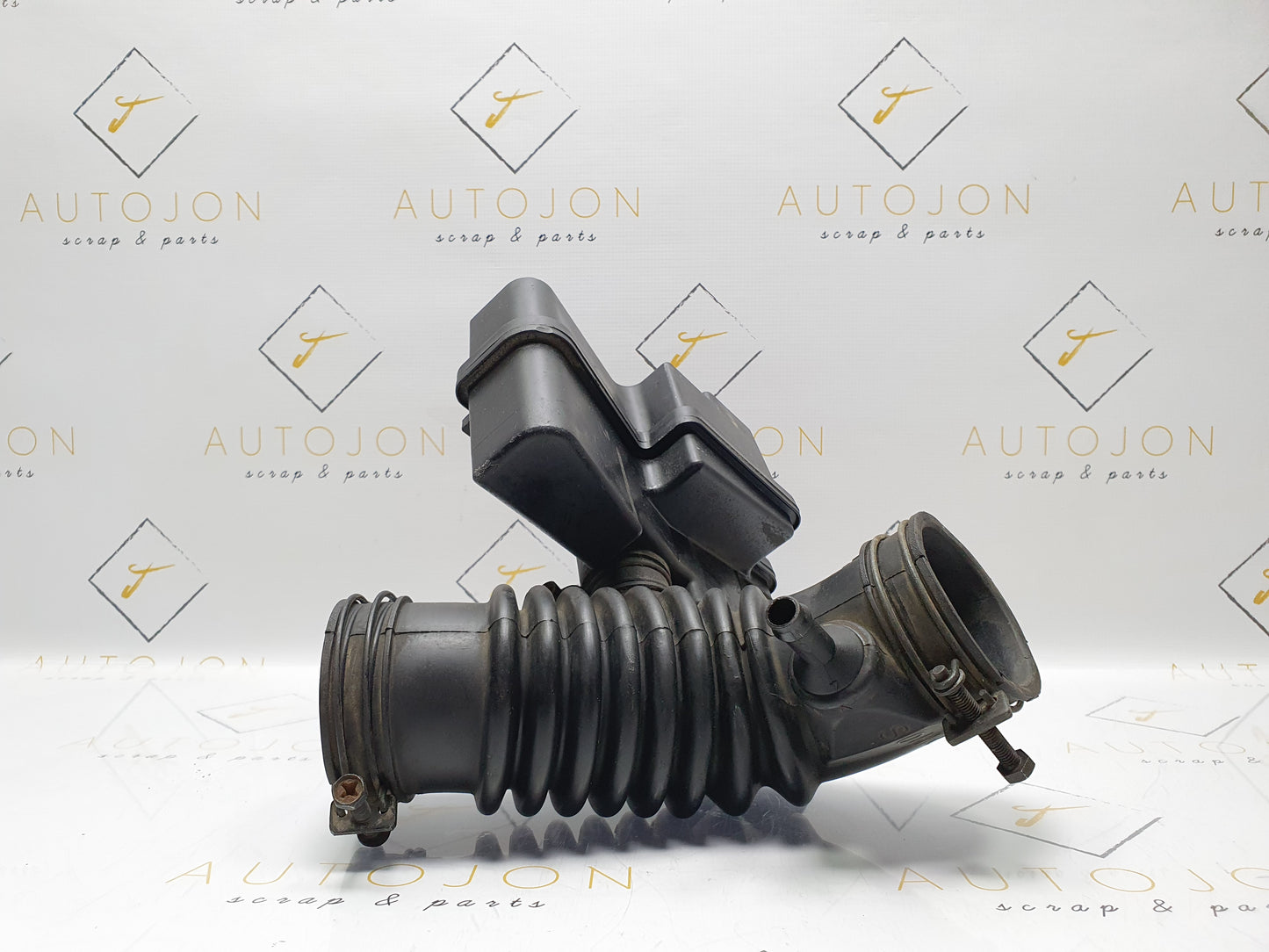 Carcasa cu tubulatura aer HYUNDAI ACCENT II (LC) [ 1999 - 2006 ] OEM 2813822653 / 28138-22653