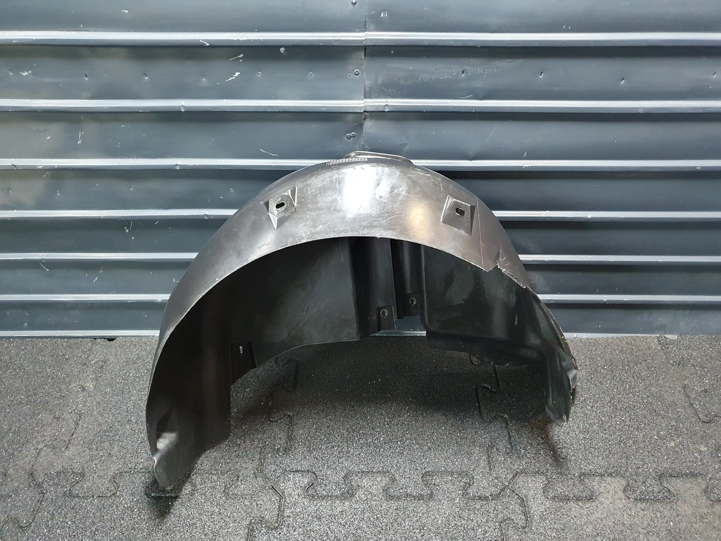 Carenaj roata stanga spate SEAT IBIZA IV (6L1) [ 2002 - 2009 ] OEM 6L6810969C / 6L6 810 969 C