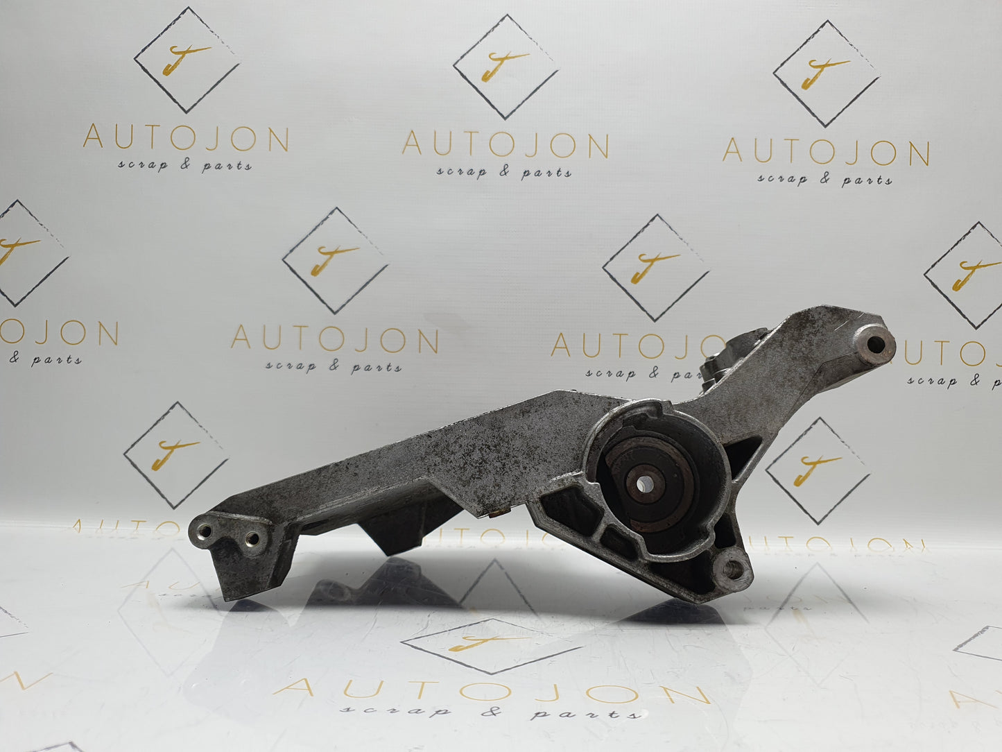 Suport accesorii motor SKODA FABIA Combi (6Y5) [ 2000 - 2007 ] OEM 038903143R / 038 903 143 R