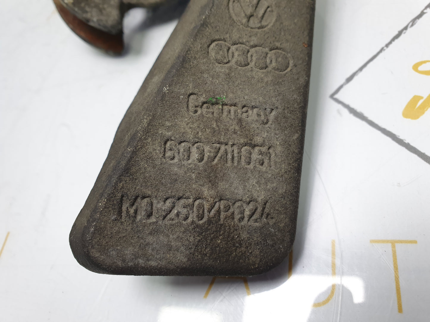 Levier timonerie SKODA FABIA Combi (6Y5) [ 2000 - 2007 ] OEM 6Q0711051 / 6Q0 711 051