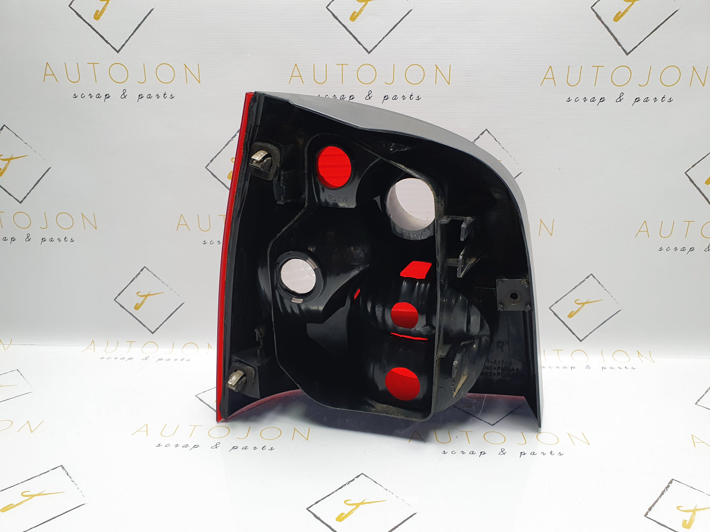 Lampa stop aripa dreapta  VOLKSWAGEN POLO (9N_) [ 2001 - 2012 ] OEM 6Q6945096 / 6Q6 945 096