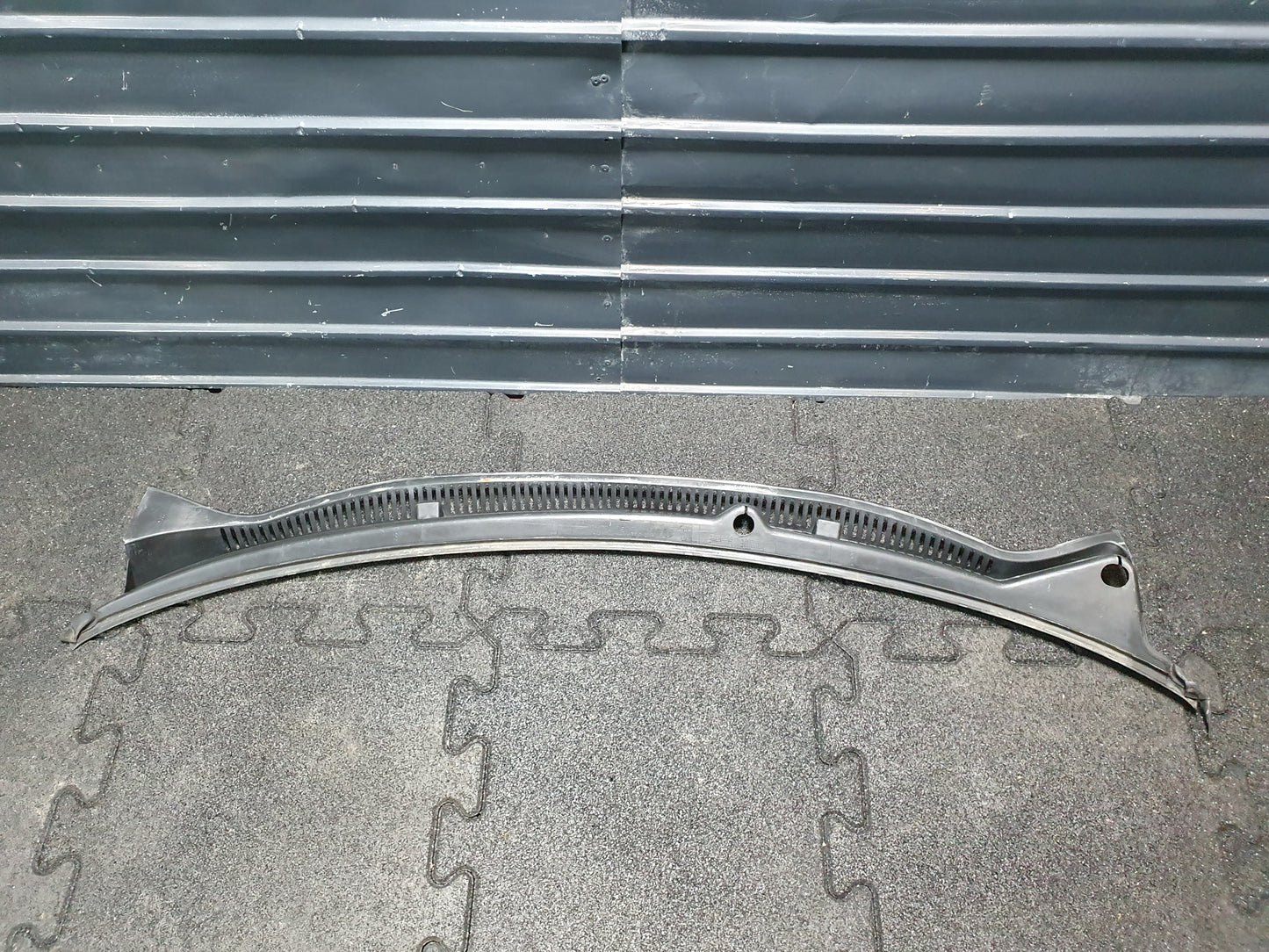 Grila stergatoare VOLKSWAGEN POLO (9N_) [ 2001 - 2012 ] OEM 6Q1819415B / 6Q1 819 415 B