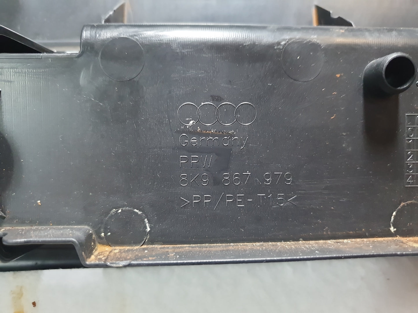 Ornament haion AUDI A4 IV Avant (8K5, B8) [ 2007 - 2015 ] TDI (CAGA, CJCA, CMEA, CMFA) 105KW|143HP OEM 8K9867979 / 8K9 867 979