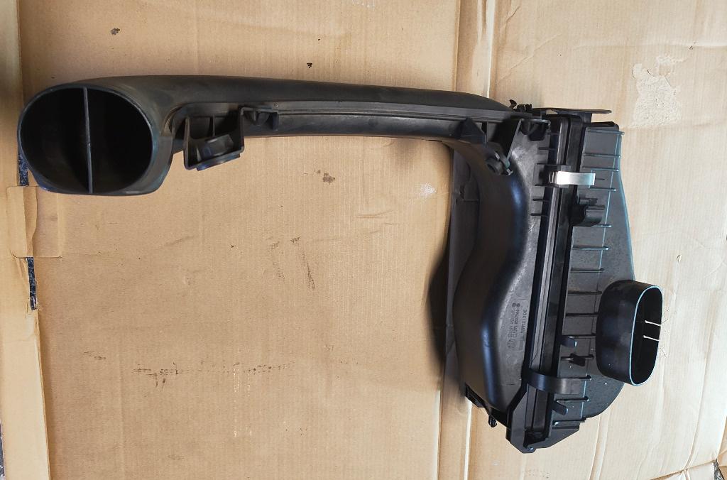 Carcasa filtru aer bmw f10 f11 f30 f31 f34 f07 f25 f12 f07 8507565 13718507565 13718573869 8573869 70528997