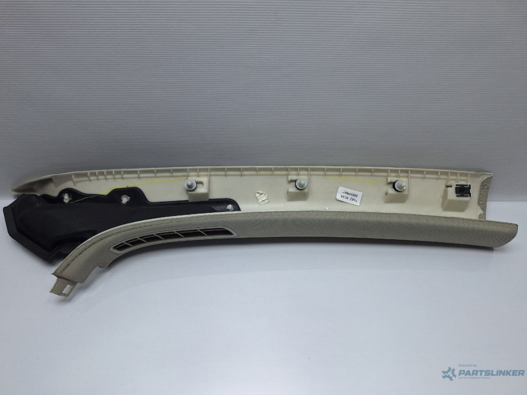 Ornament stalp parbriz stanga VOLKSWAGEN GOLF VI Variant (AJ5) [ 2009 - 2013 ] TDI (CAYC) 77KW|105HP OEM 1K9867233A