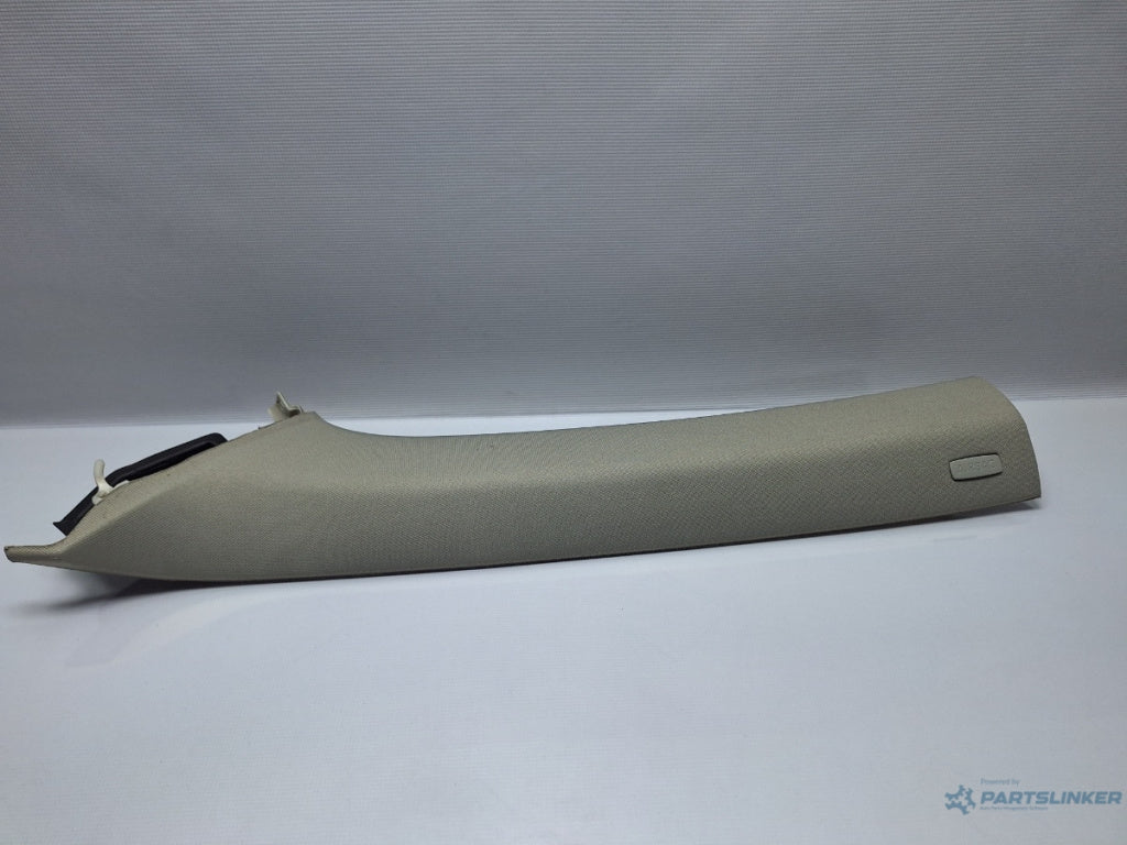 Ornament stalp parbriz stanga VOLKSWAGEN GOLF VI Variant (AJ5) [ 2009 - 2013 ] TDI (CAYC) 77KW|105HP OEM 1K9867233A