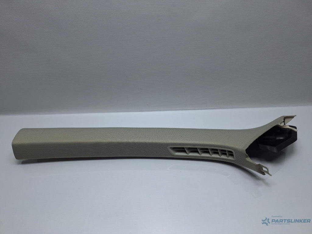 Ornament stalp parbriz stanga VOLKSWAGEN GOLF VI Variant (AJ5) [ 2009 - 2013 ] TDI (CAYC) 77KW|105HP OEM 1K9867233A