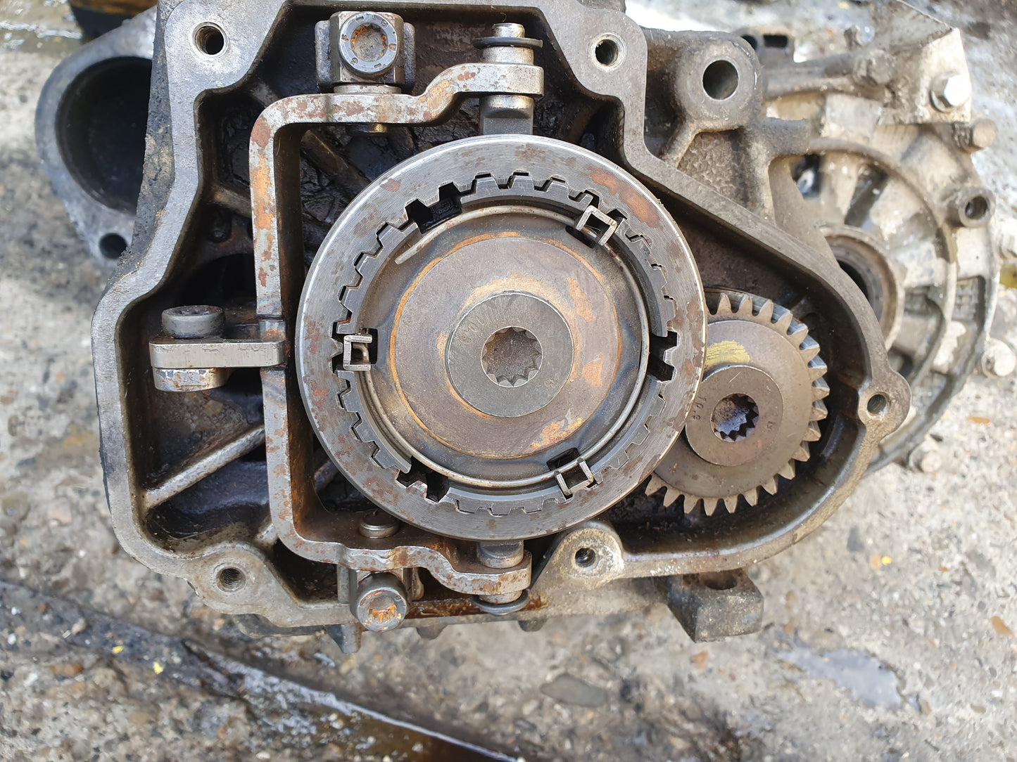 Pinioane cutie viteze treapta a 5 a Volkswagen T5 1.9 tdi 2006