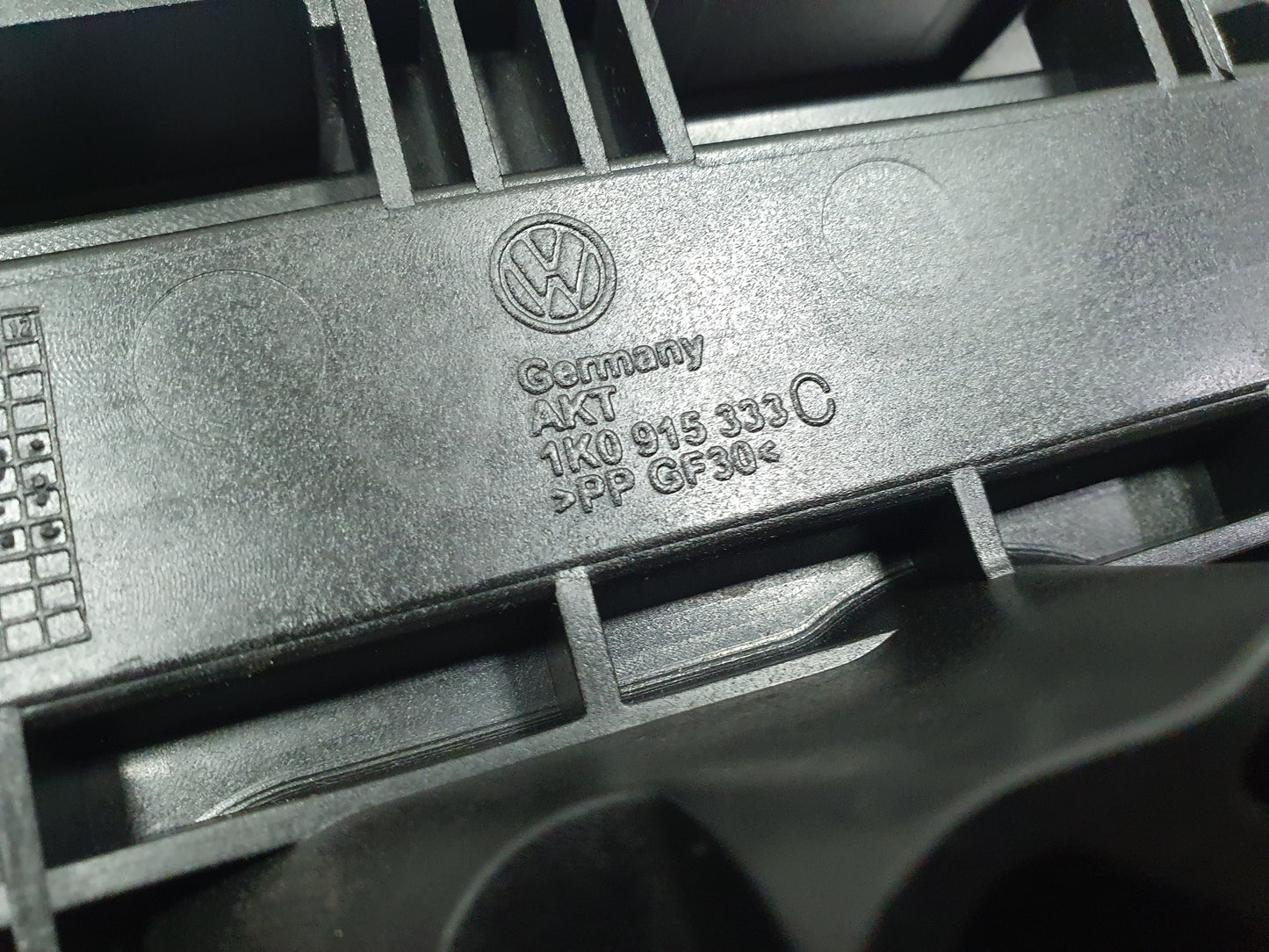 Suport baterie Volkswagen Passat B6 (3C5) 2.0 TDI 2007