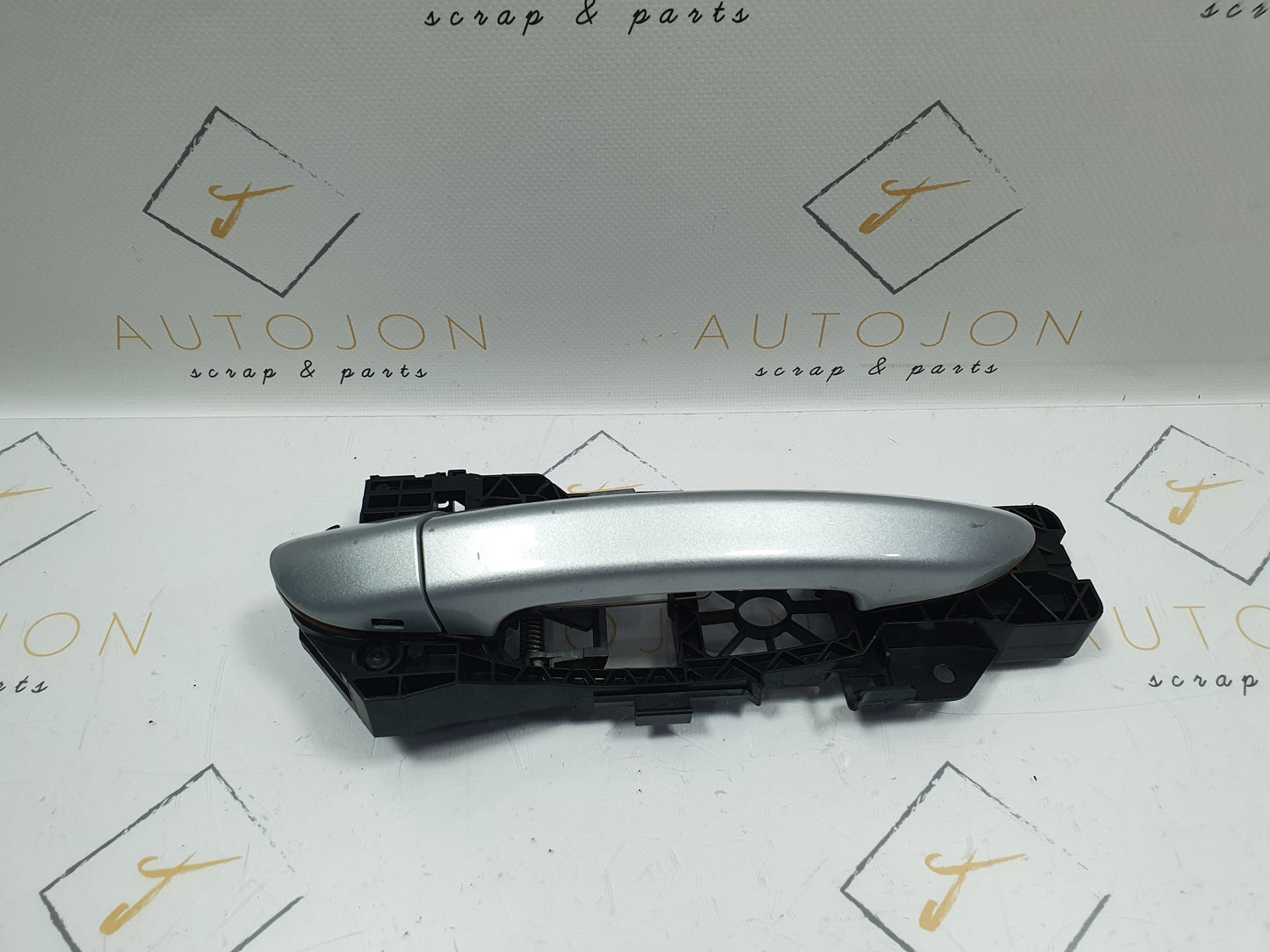 Maner exterior cu suport usa dreapta Volkswagen Passat B6 (3C5) 2.0 TDI 2007