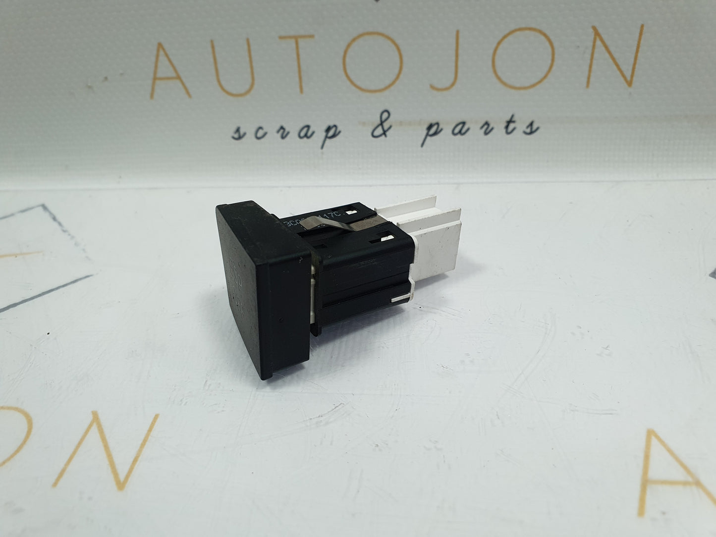 Buton ESP OFF Volkswagen Passat B6 (3C5) Kombi 2.0 TDI BMP 2007