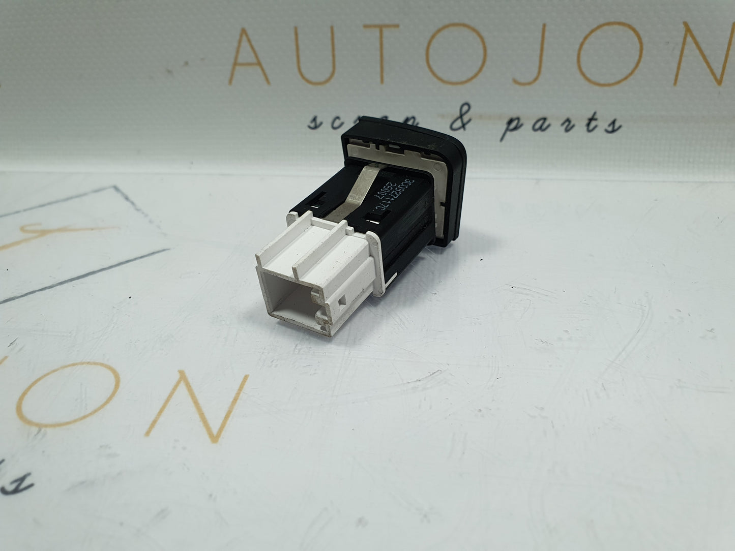 Buton ESP OFF Volkswagen Passat B6 (3C5) Kombi 2.0 TDI BMP 2007