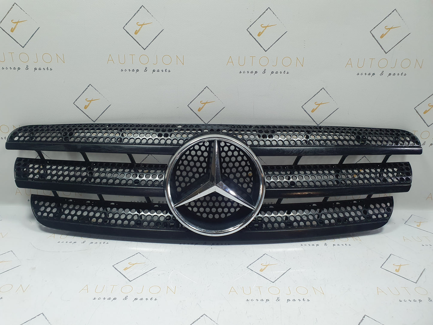 Grila cu semn Mercedes ML (W163) 270 CDI 2002