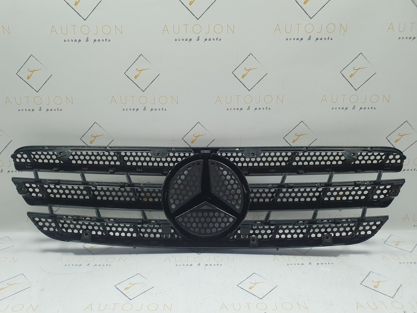 Grila cu semn Mercedes ML (W163) 270 CDI 2002