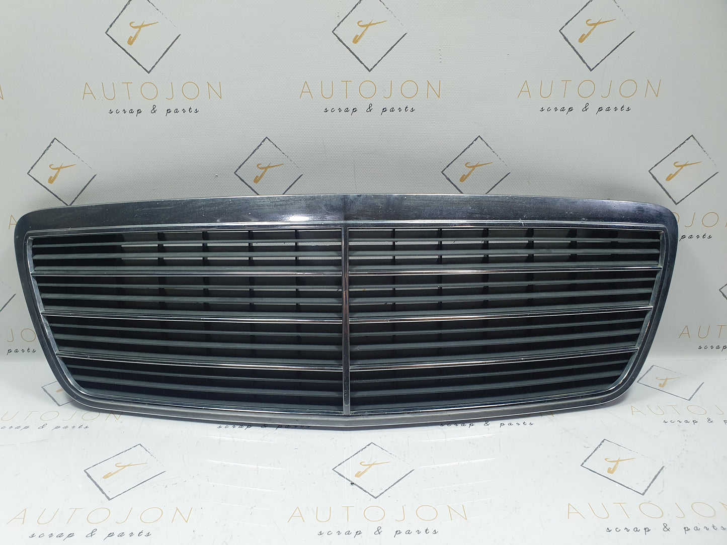 Grila capota motor Mercedes E Class (W210) 220 CDI OM611 2001