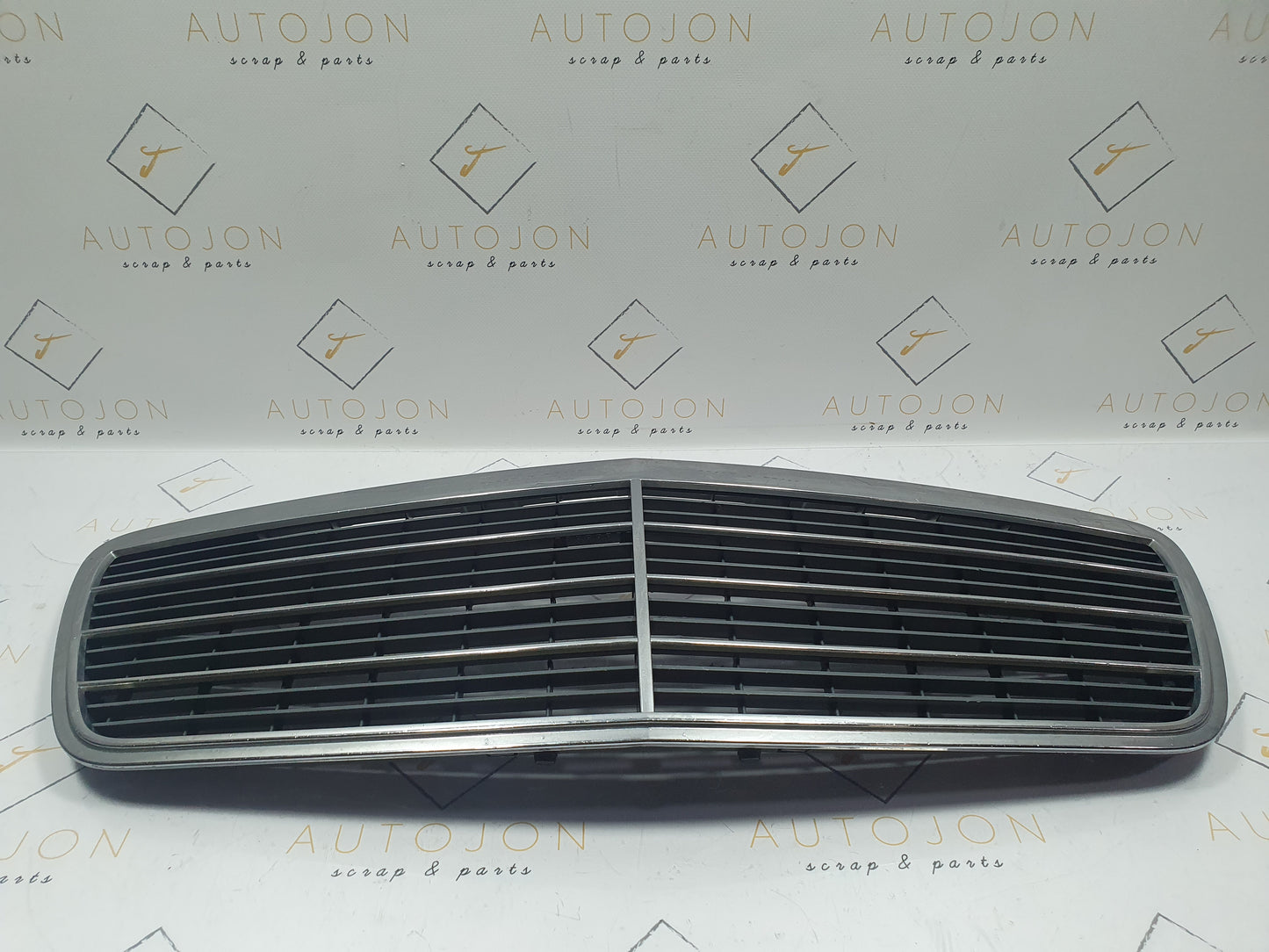 Grila capota motor Mercedes E Class (W210) 220 CDI OM611 2001