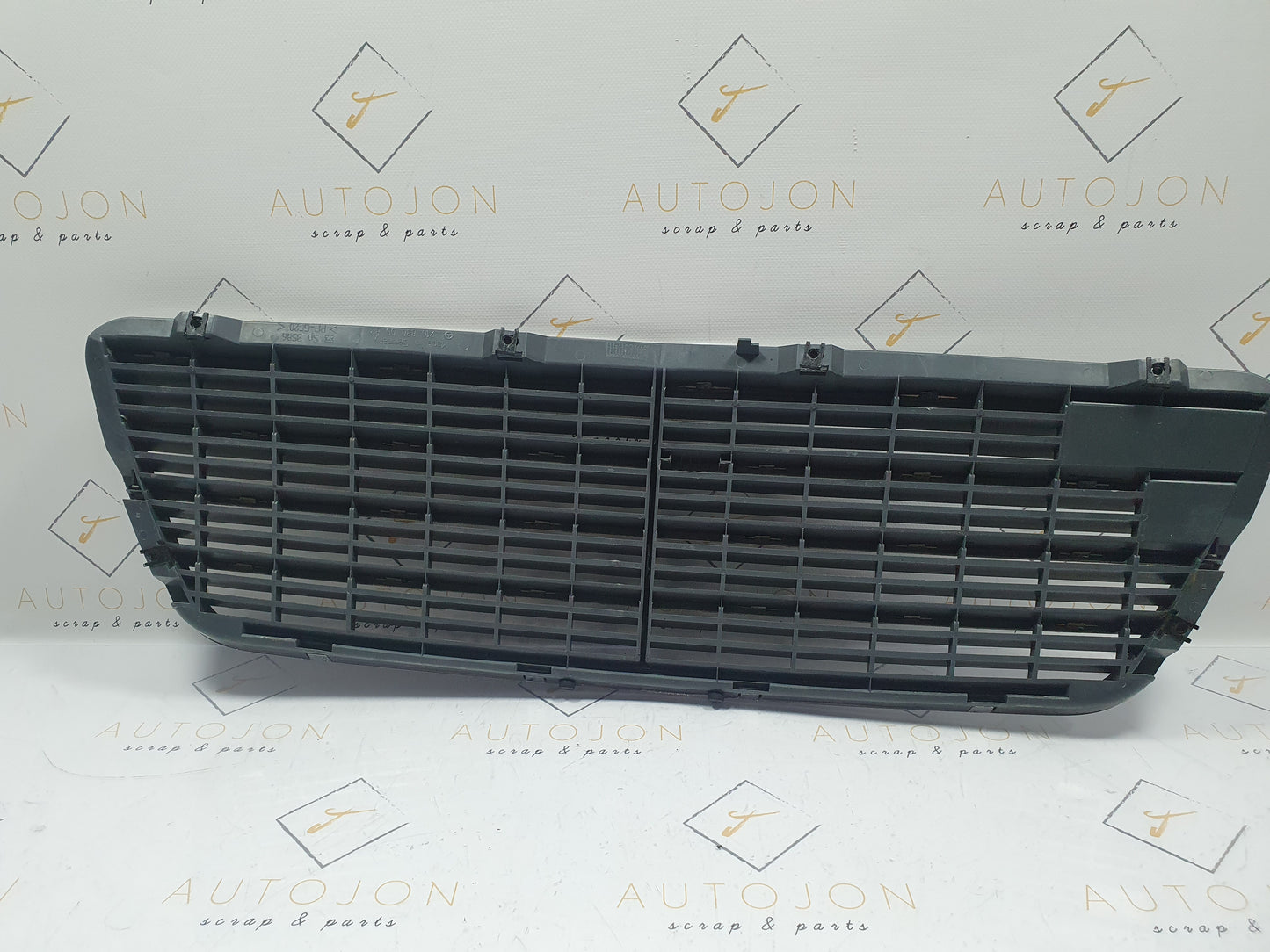 Grila capota motor Mercedes E Class (W210) 220 CDI OM611 2001