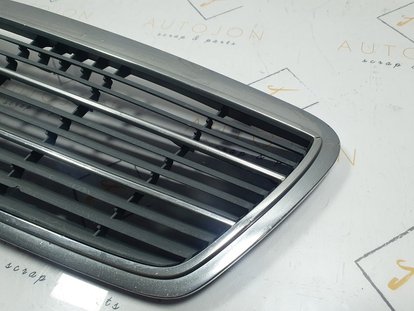 Grila capota motor Mercedes C Class (W203) Limousine 2.2 CDI OM611 2000