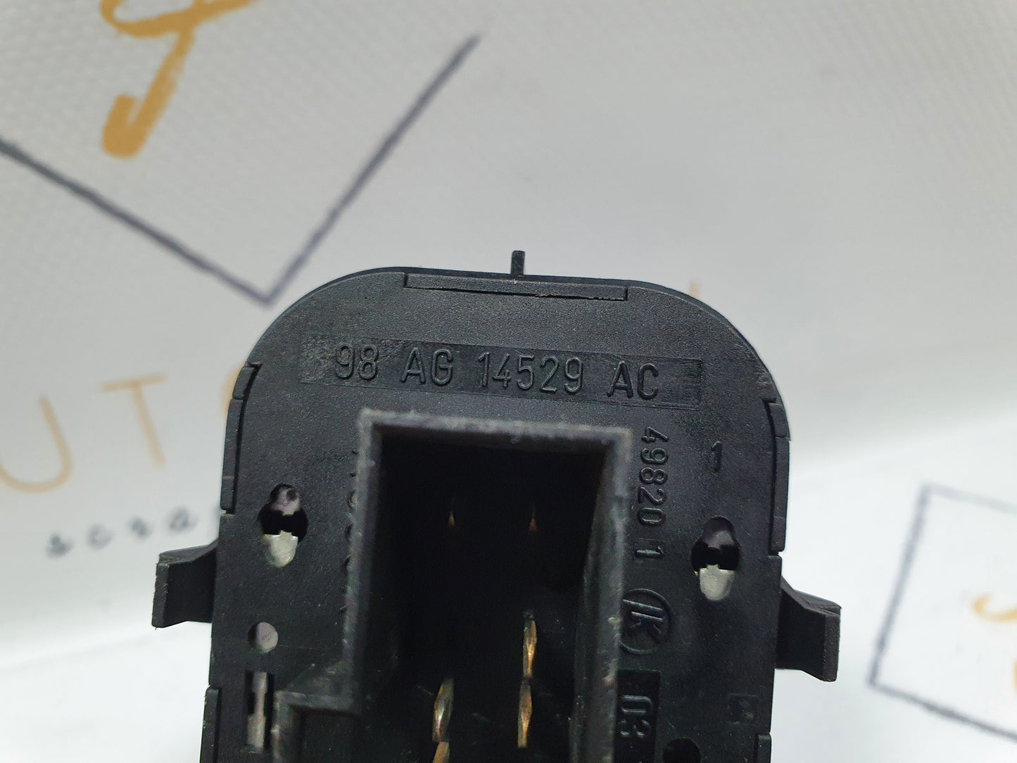 Butoane geamuri electrice Ford Focus (DAW, DBW) 1.6 16V 2000