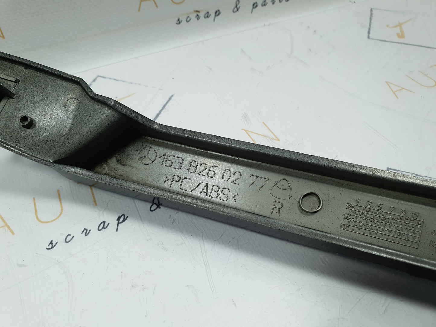 Rama far dreapta Mercedes ML (W163) 270 CDI OM612 2001