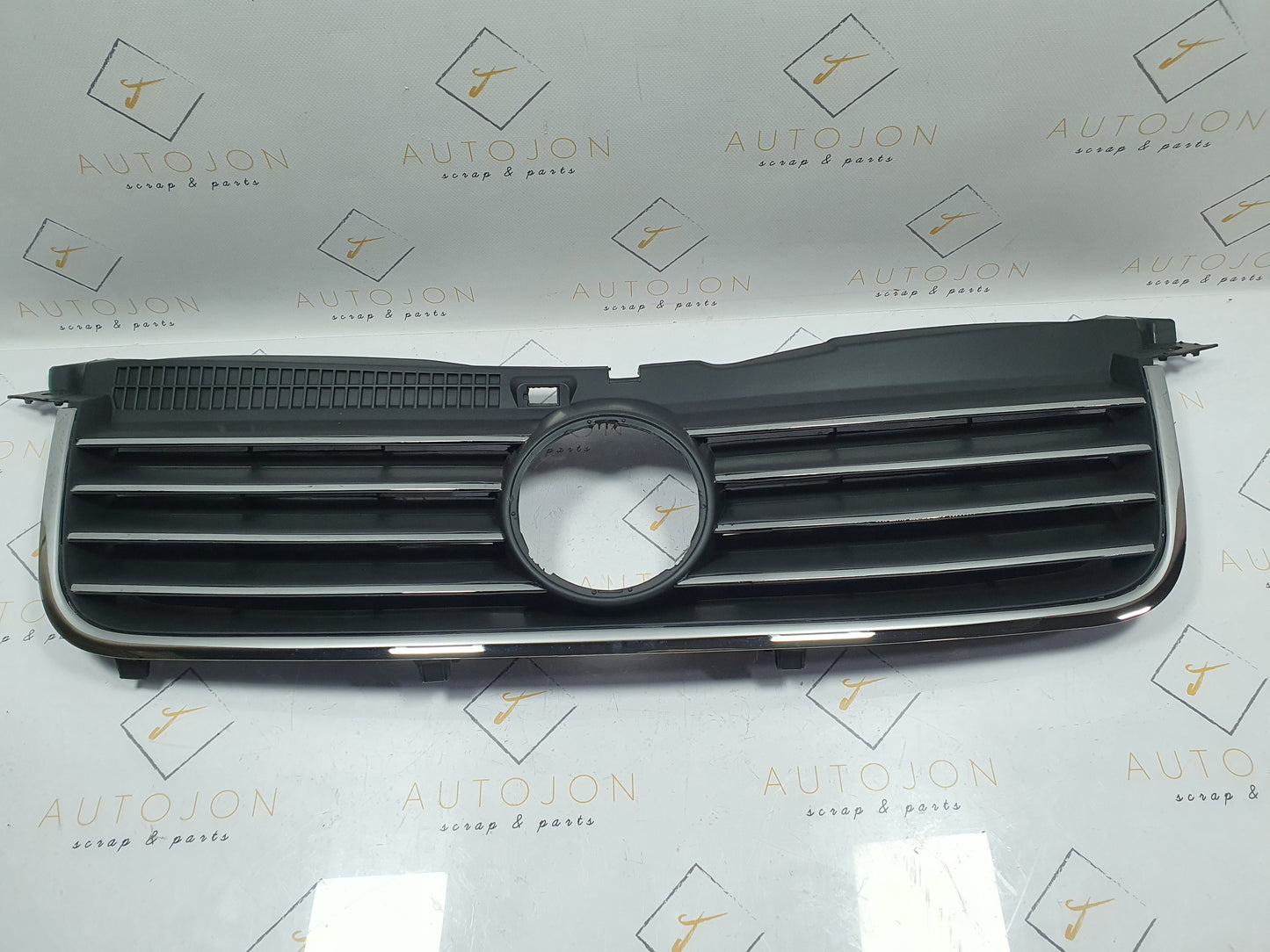 Grila radiatoare Volkswagen Passat B5.5 (3B3) Sedan 1.9 TDI 2003