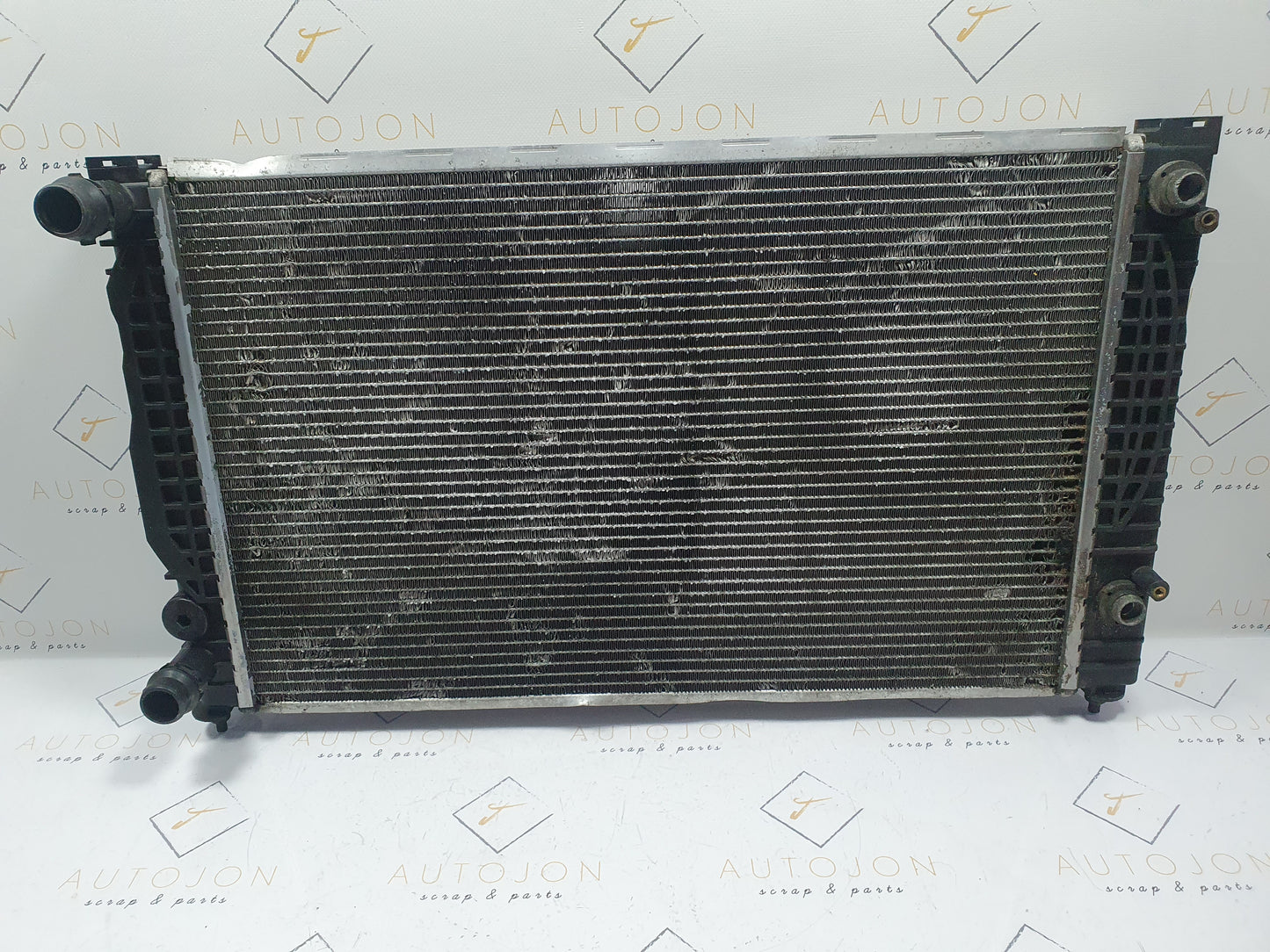 Radiator apa Volkswagen Passat (3B5) Variant 2.5 tdi AYM 2000