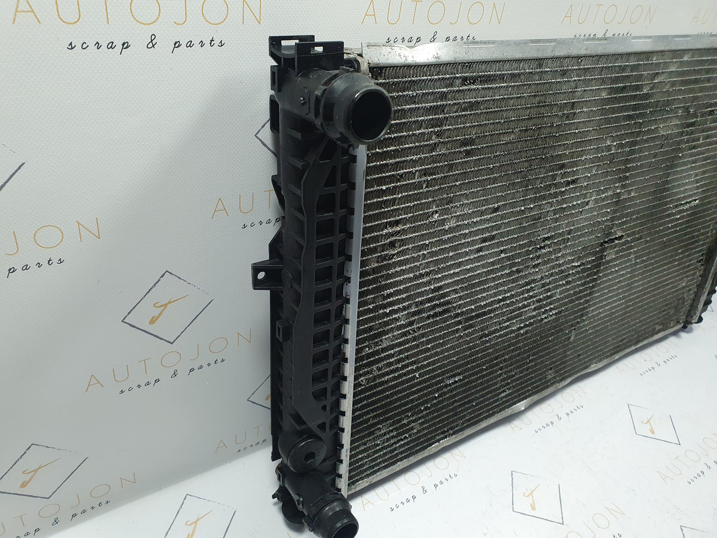 Radiator apa Volkswagen Passat (3B5) Variant 2.5 tdi AYM 2000