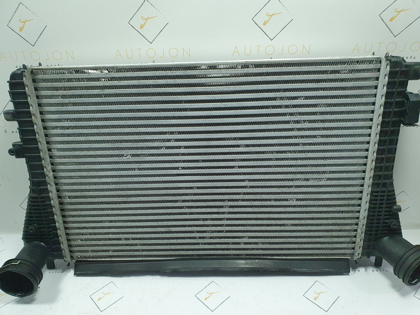 Radiator intercooler Vokswagen Passat B6 (3C5) Variant 2.0 TDI BKP 2007