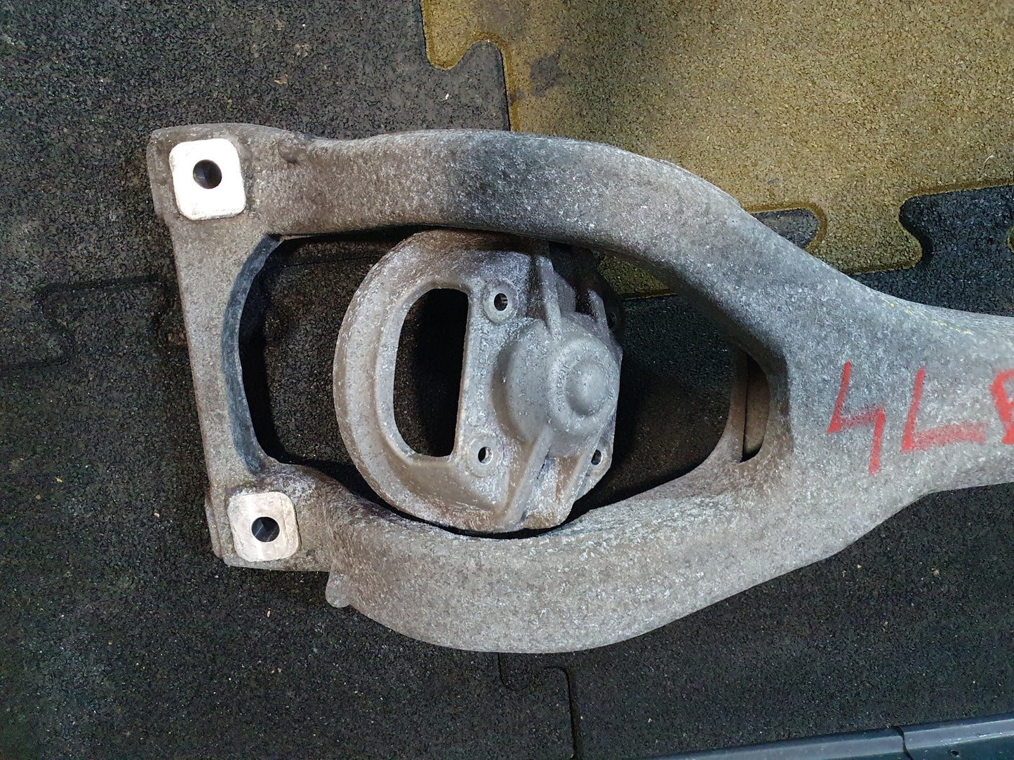 Jug amortizoare spate  Audi Q7 (4LB) 3.0 TDI BUG 2008