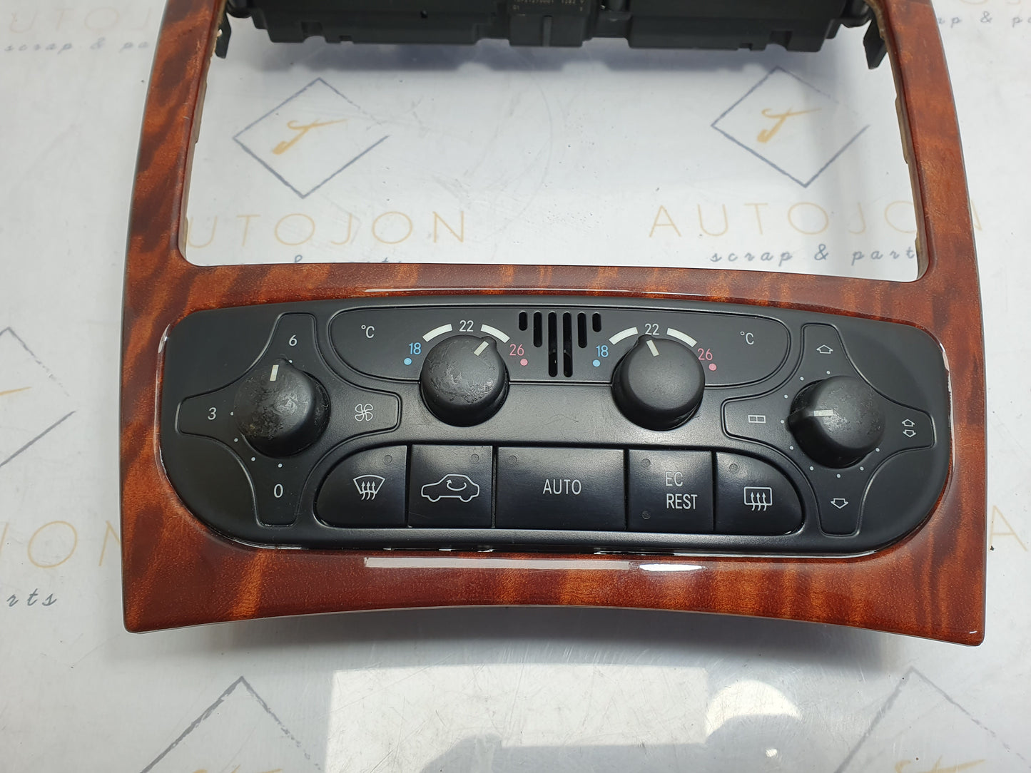 Consola centrala mahon cu butoane Mercedes C Class (W203) 2.2 CDI 2000