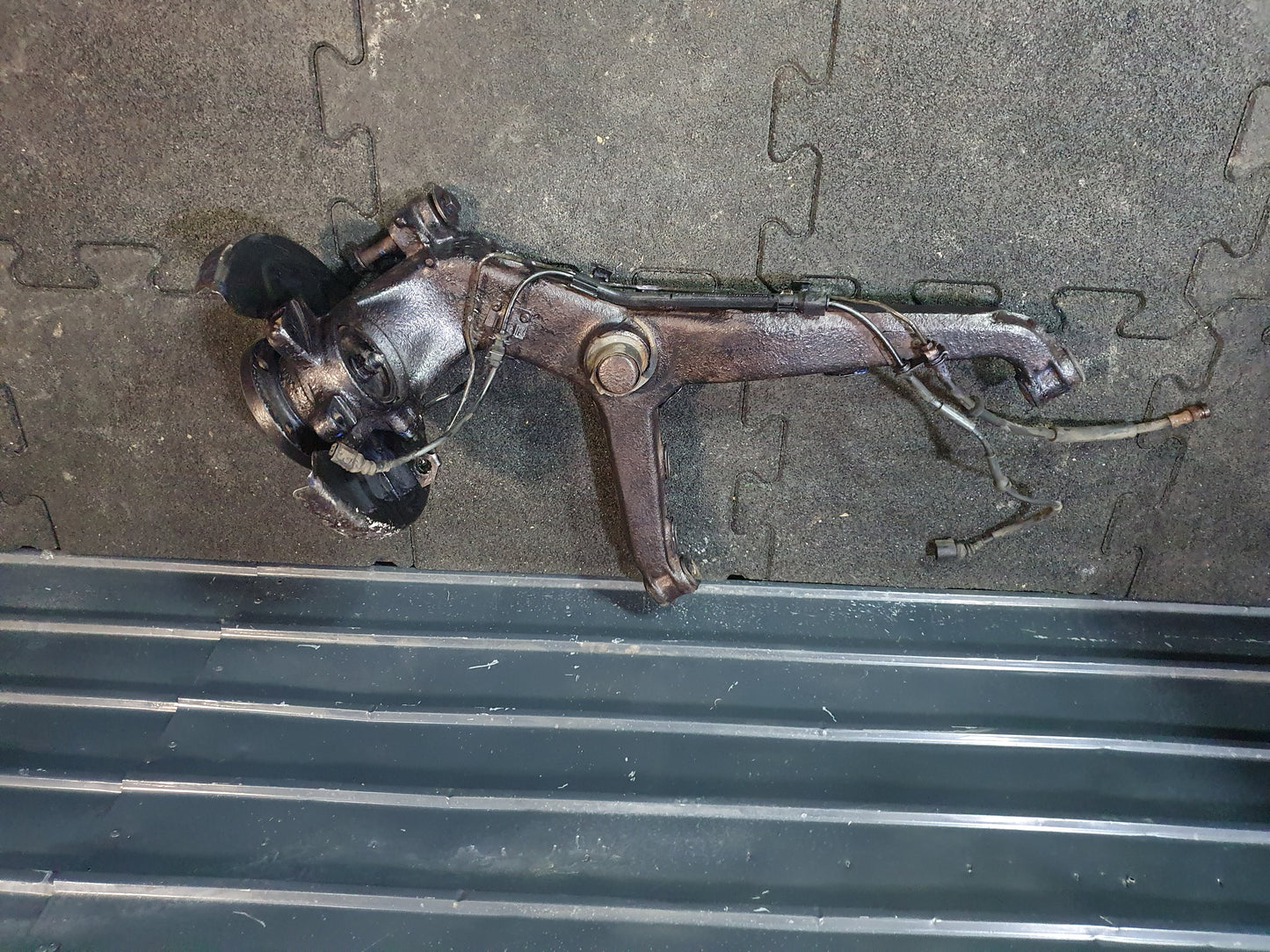 Fuzeta dreapta spate cu brat Ford Galaxy (WGR) 1.9 TDI ASZ 2004